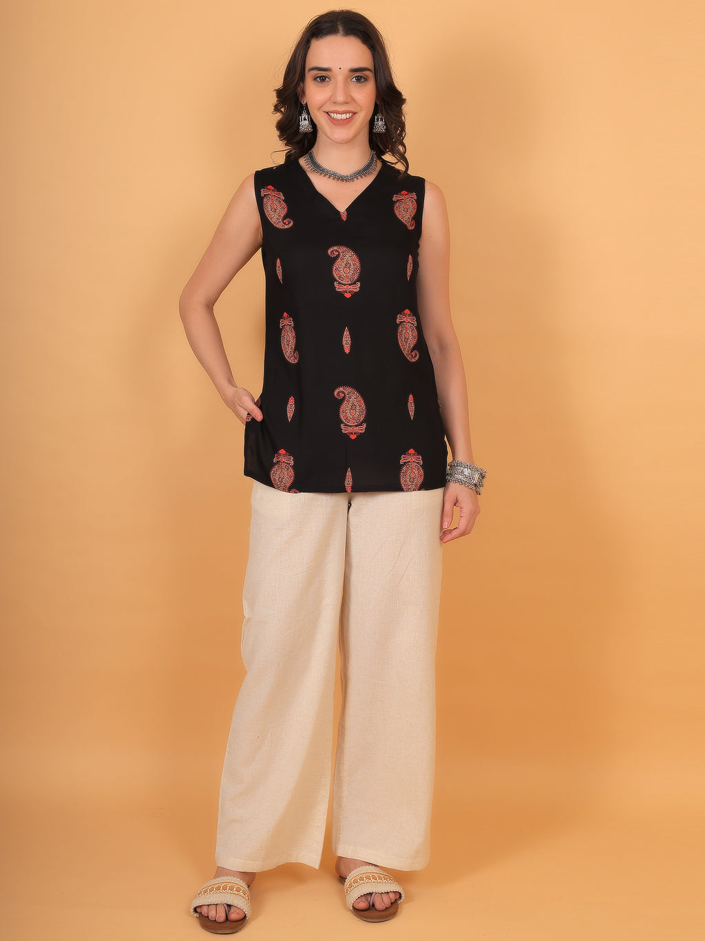 Short sleeveless kurti for college girls