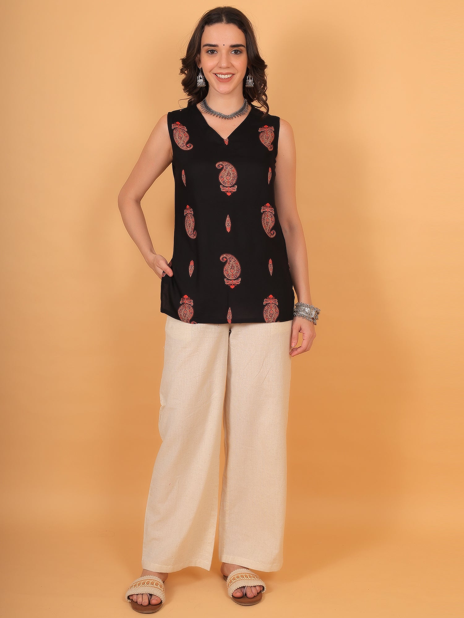 Short sleeveless kurti for college girls