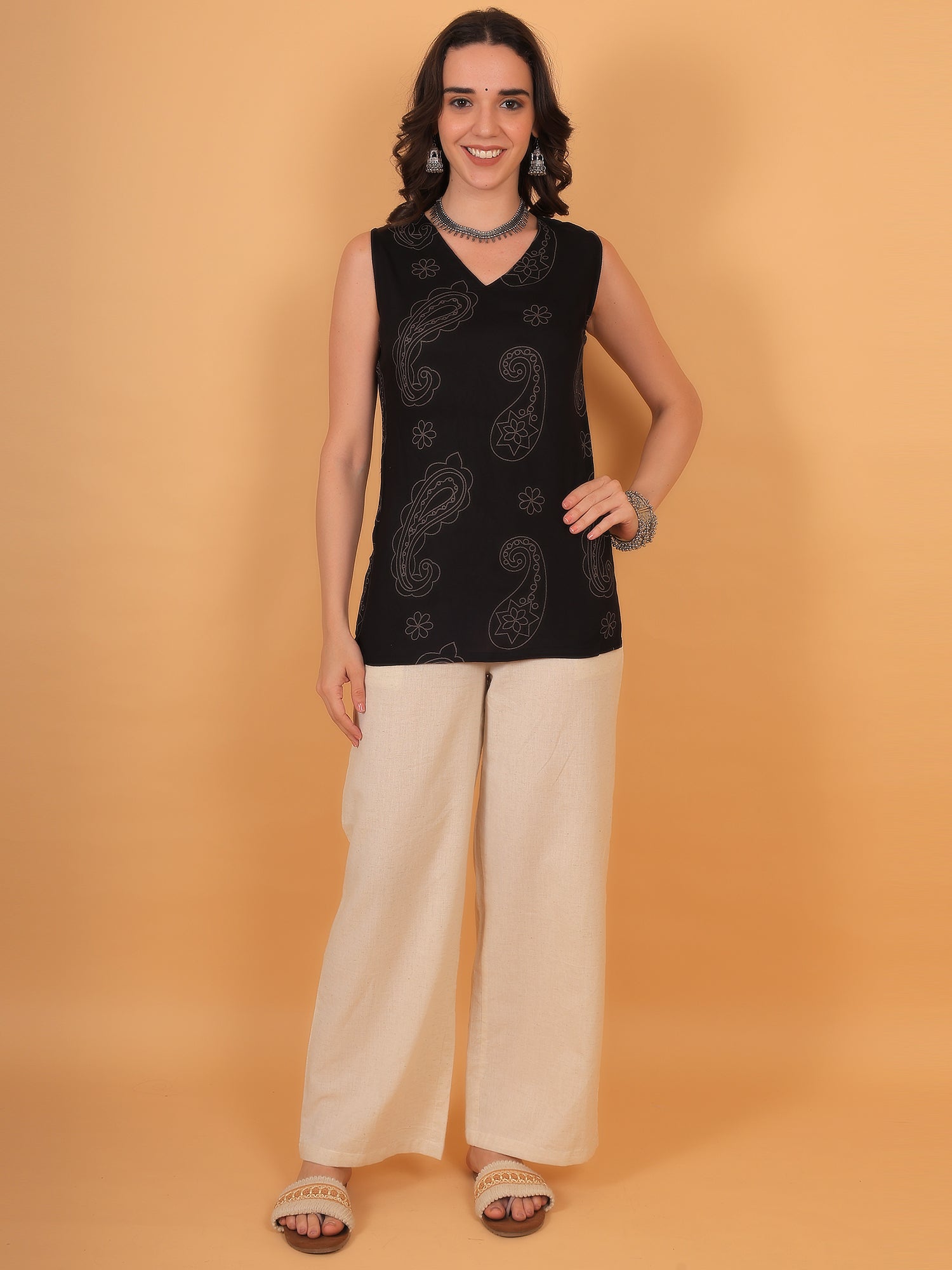 Zuacc black sleeveless kurti for women