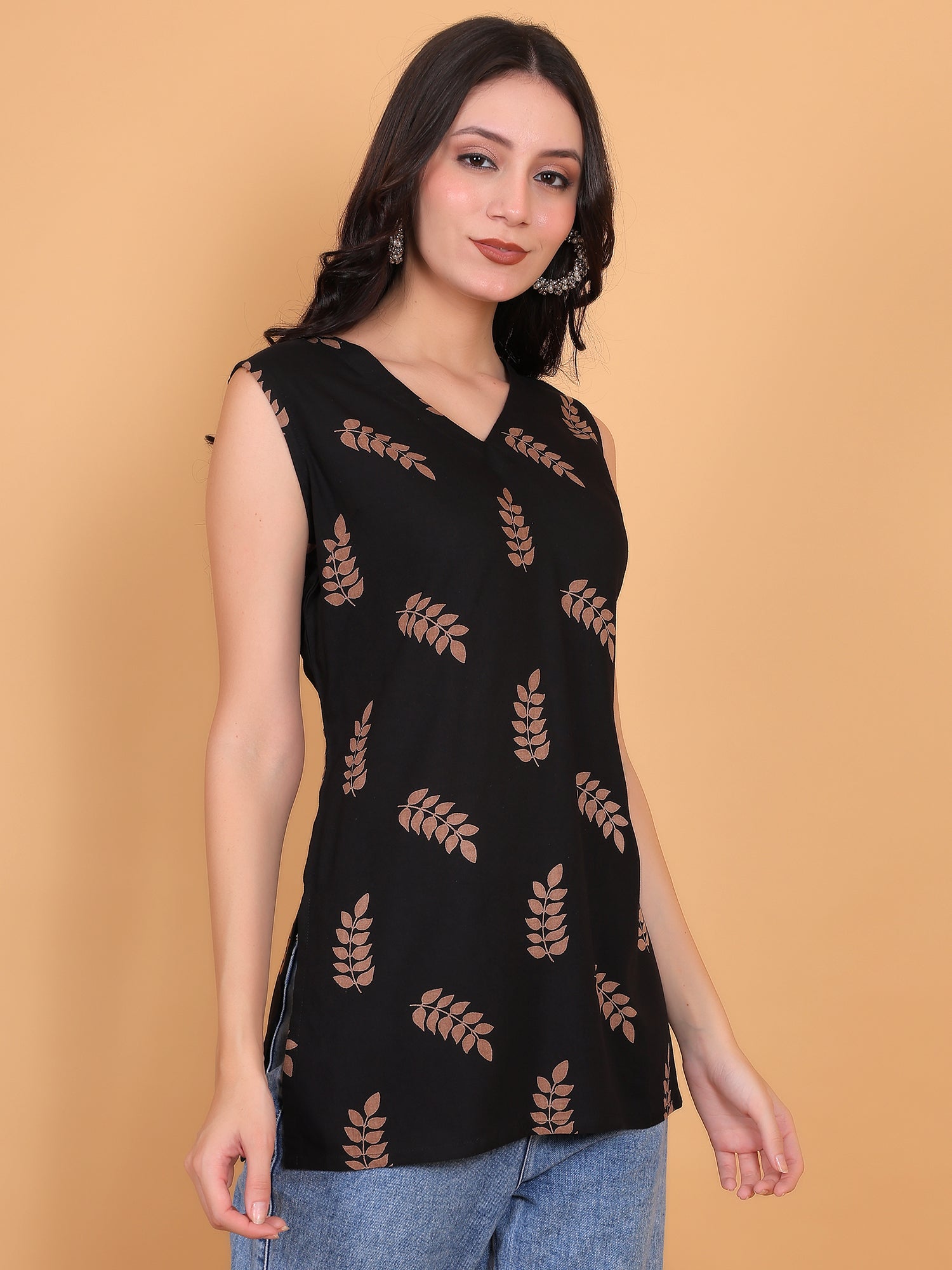 Zuacc black sleeveless kurti for women 